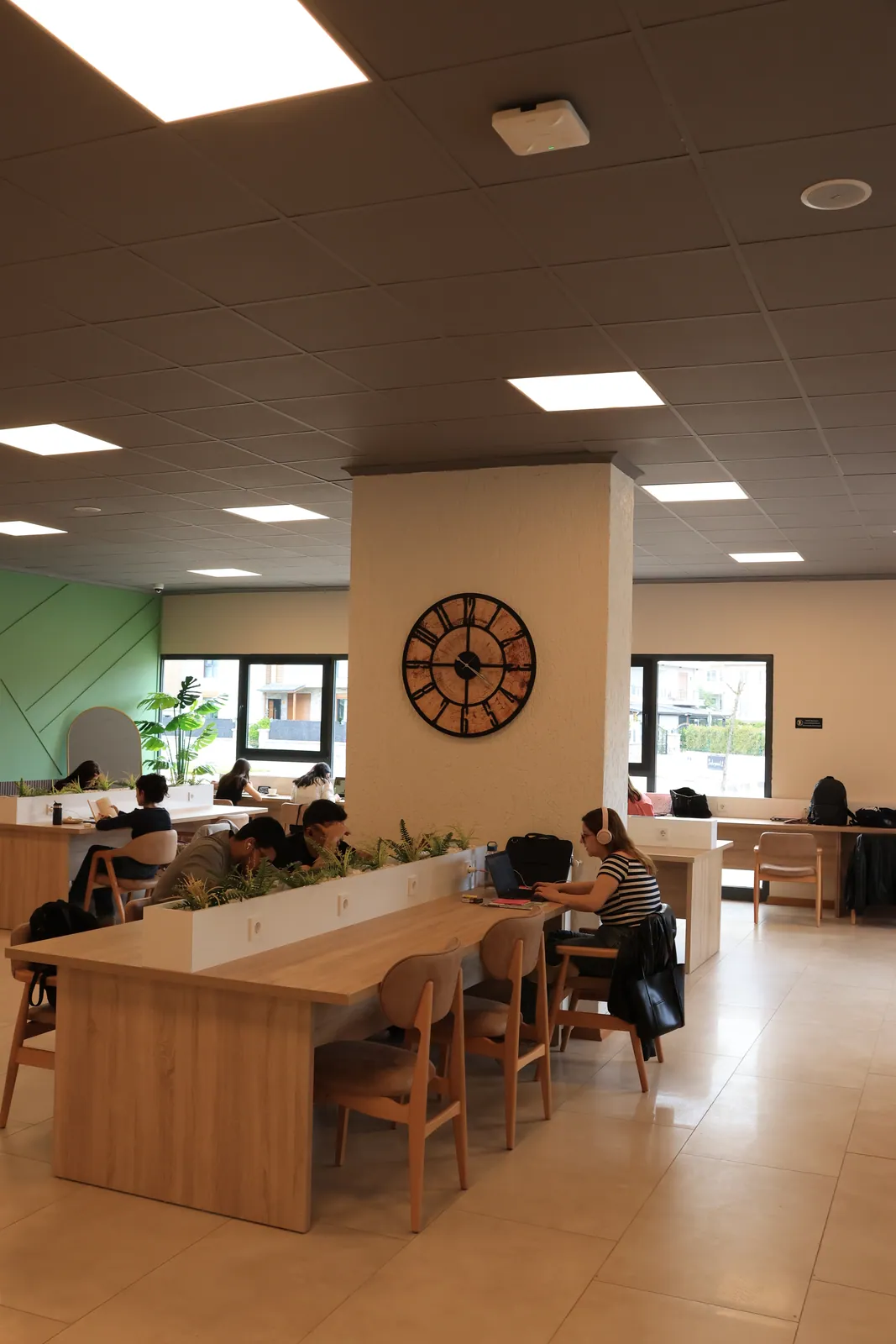Study Anka Coffee çalışma alanı